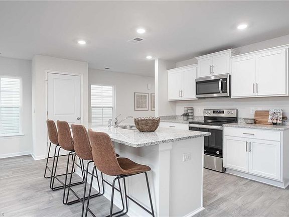 7th image of this home