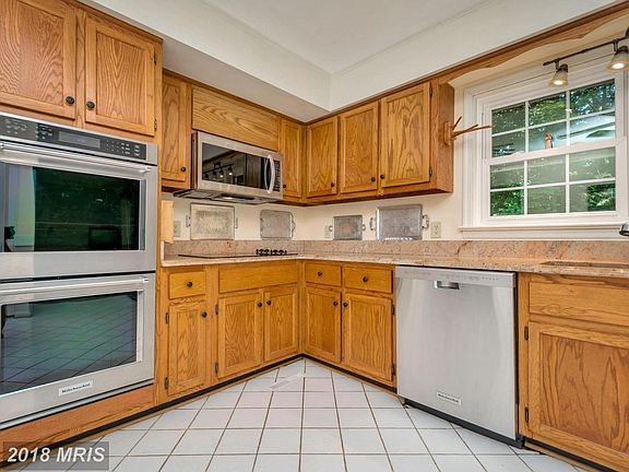5th image of 84 Enfield Dr