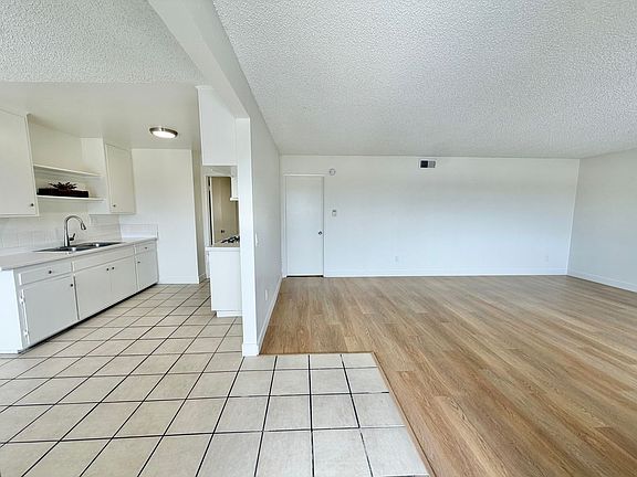 2nd image of 13112-13118 Cypress St #13118-6