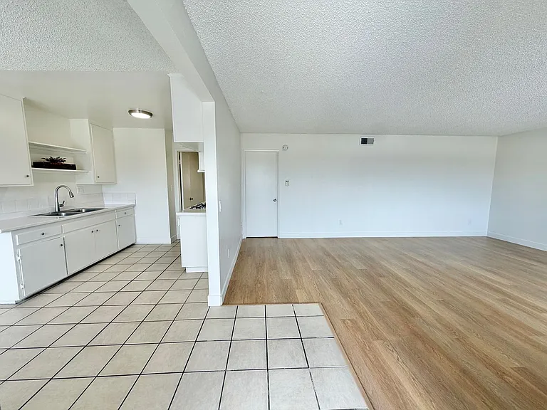 Cypress Apartments — Photo 15