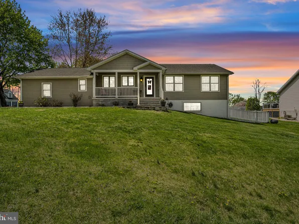 6 Curtis Dr, East Berlin, PA 17316