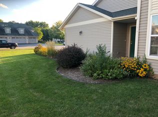 157 Penny Ln #157, Sycamore, IL 60178