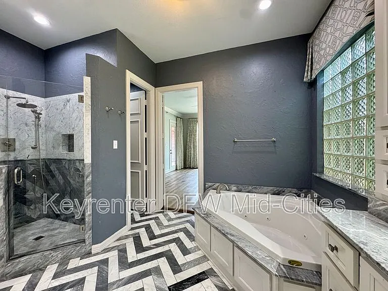2417 Creekside Cir S — Photo 13