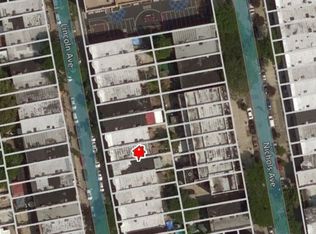 207 Lincoln Ave, Brooklyn, NY 11208