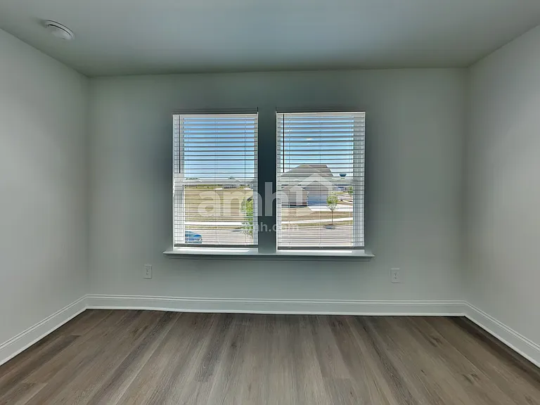 618 Grohmann Path — Photo 15