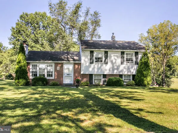 68 Saylors Mill Rd, Pottstown, PA 19465