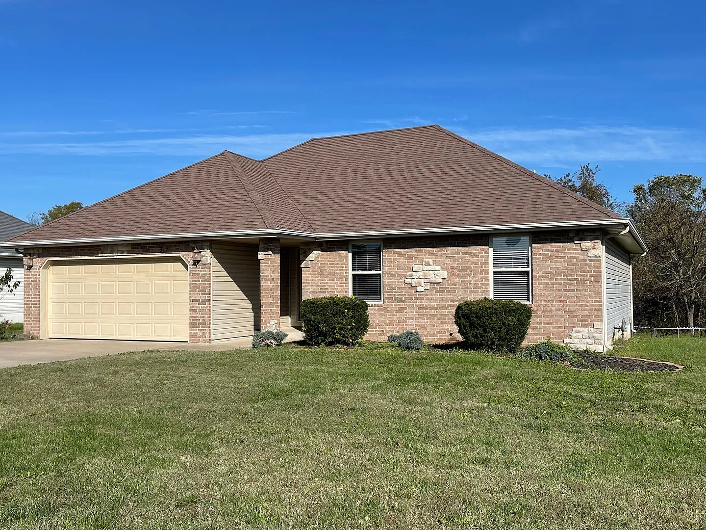3 bed/2 bath, 1322 sqft home! 217 W Eagle Ln in Willard MO. — Photo 1