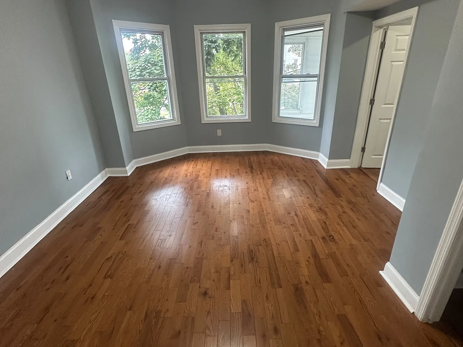 3 bed, $2,300 — Photo 2