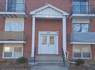 255 S Durkin Dr APT 5, Springfield, IL 62704