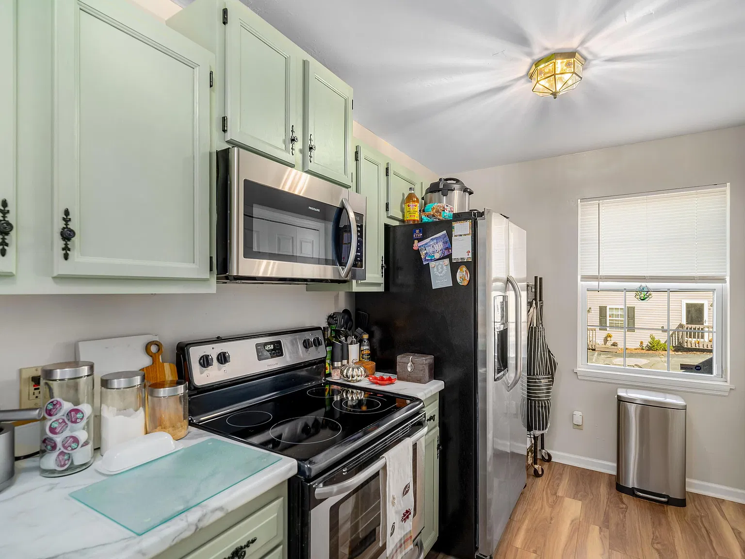 2 bed, 1.5 bath, 1280 sqft, $1,695 — Photo 4