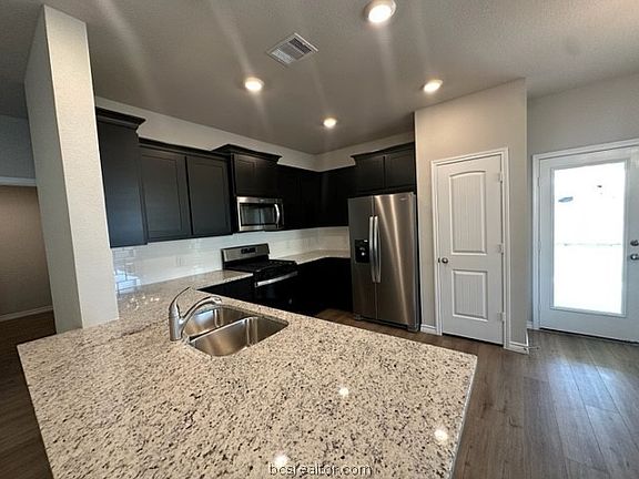3rd image of 1173 Patriot Dr