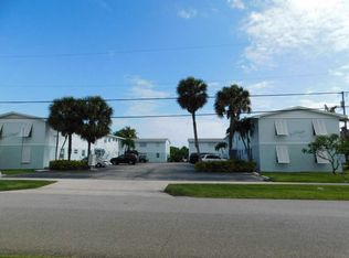 741 Hummingbird Way APT 8, North Palm Beach, FL 33408
