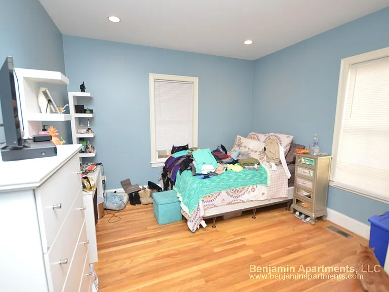 27 Lothrop St #6 — Photo 8