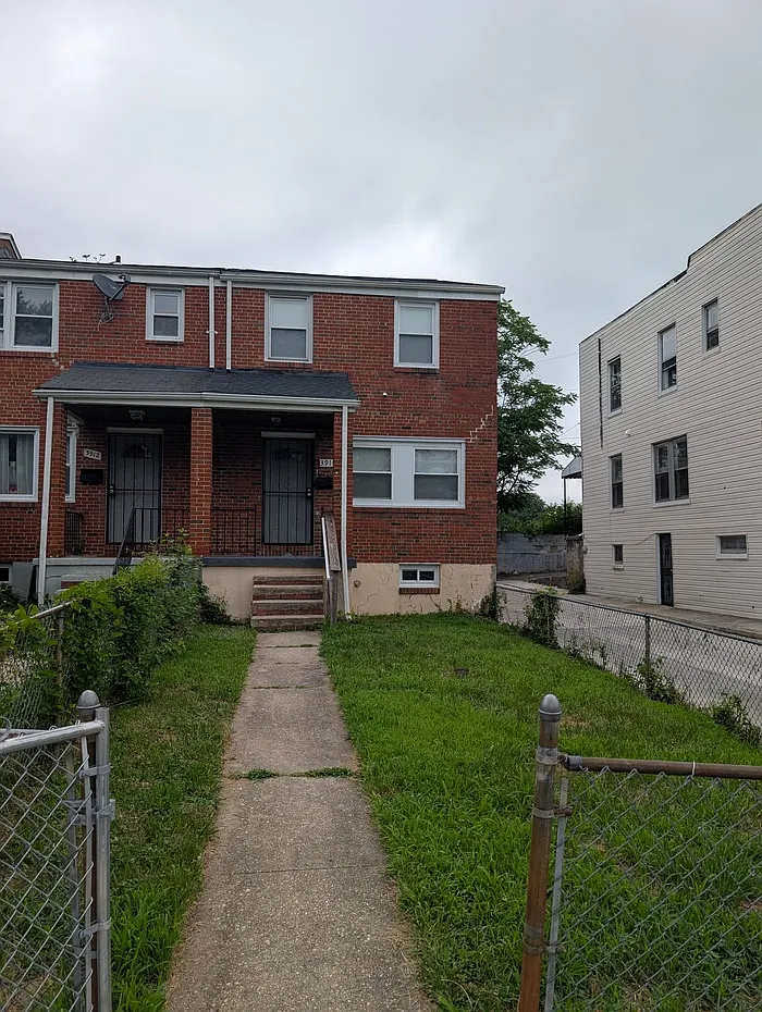 3 bed, 2.0 bath, $3,000 — Photo 2