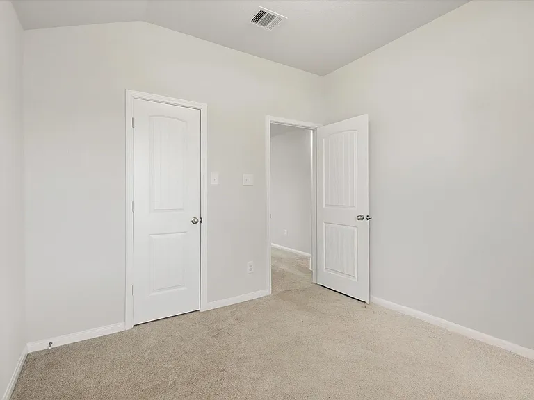 1228 Haverford Ln — Photo 27