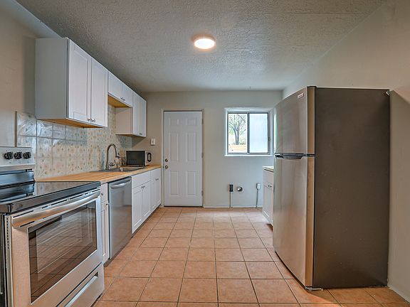 4th image of 3901 Thaxton Ave SE