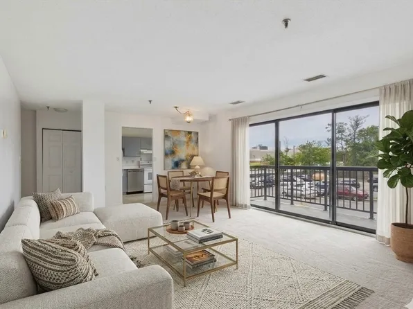 3920 Mystic Valley Pkwy APT 118, Medford, MA 02155