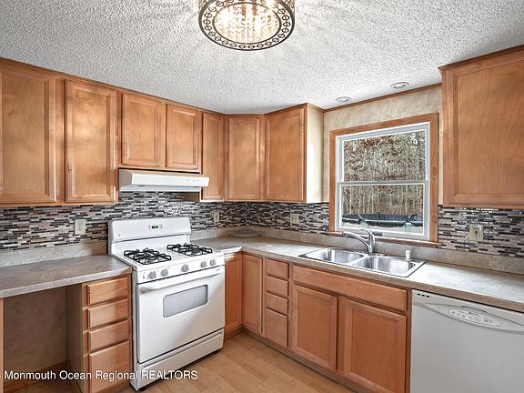 5th image of 4017 Ivins Ave