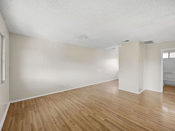 3rd image of 663 W 14th St APT 3