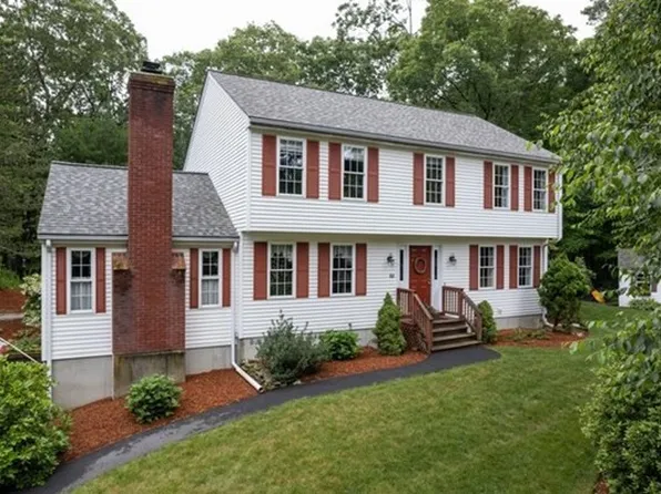86 Hunter Rd, Uxbridge, MA 01569