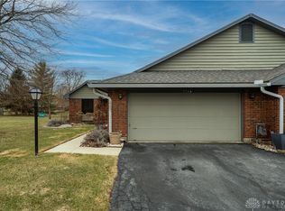 554 Raintree Pl, Englewood, OH 45322