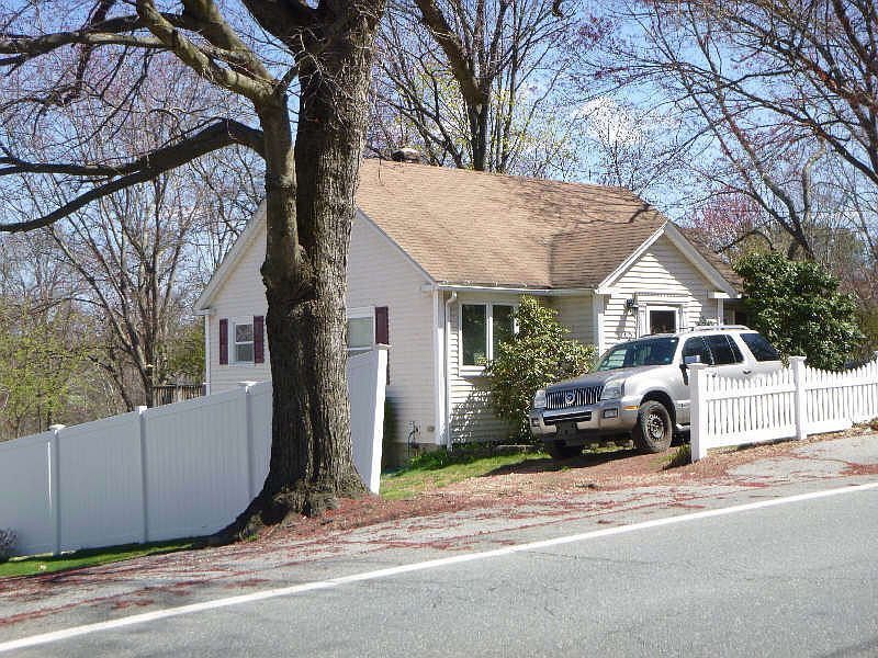 2nd image of 175 Tyngsboro Rd
