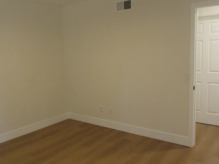1052 W Quince St — Photo 26