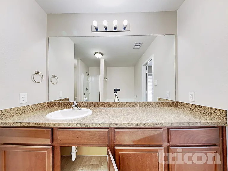 2437 Regatta Ln — Photo 10