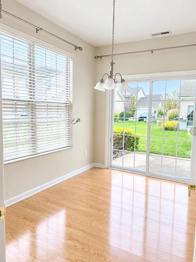 2 bed, 2.5 bath, 1916 sqft, $2,125 — Photo 3