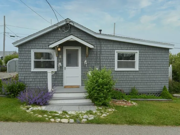 5 Lane Six, Narragansett, RI 02882