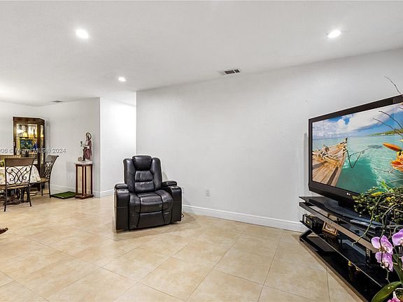 4th image of 18040 NW 36th Ave