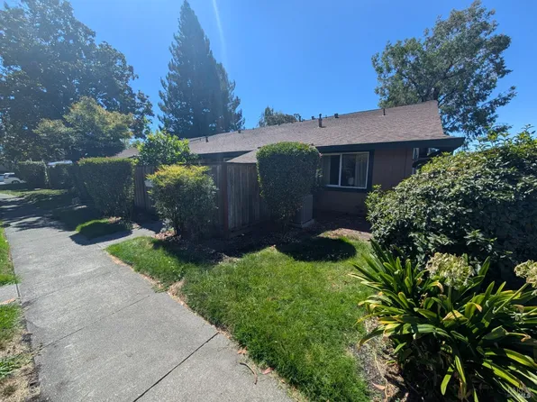 747 Lincoln Ave, Rohnert Park, CA 94928