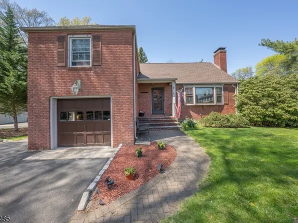 15 N Oak Ct, Madison Boro, NJ 07940