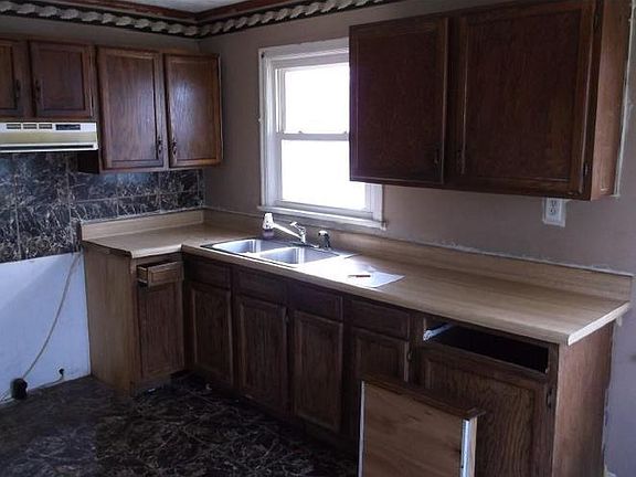 5th image of 3300 Sunset Ave