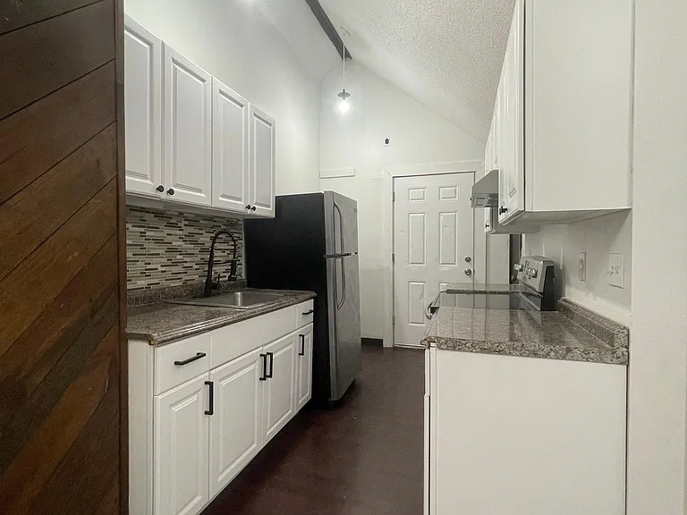 354 Lakewood Rd #4 — Photo 13