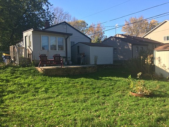 5th image of 202 Linden St N