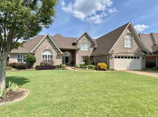 215 Fairoaks Dr, Oakland, TN 38060