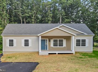 142 Ebenezer Rd, Bluemont, VA 20135