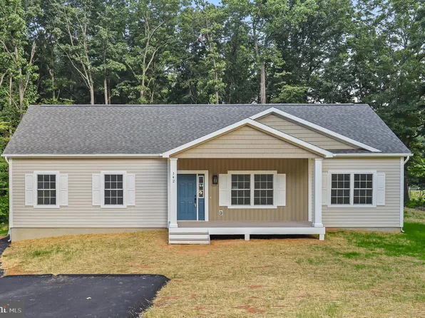 142 Ebenezer Rd, Bluemont, VA 20135