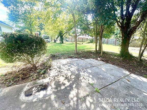 2nd image of 6016 Farm Pond Ln