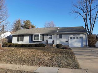 6912 North Ave, Middleton, WI 53562