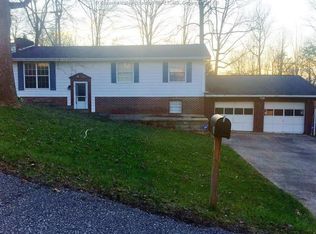 88 Spruce Dr, Elkview, WV 25071