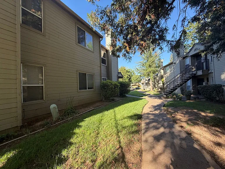9151 Newhall Dr #116 — Photo 3