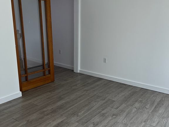 4th image of 2036 Pierce St