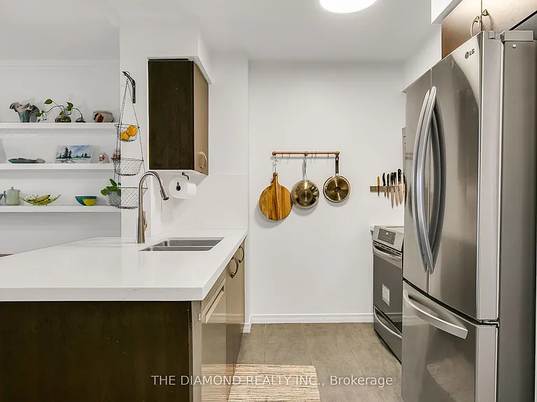 61 Heintzman St #1501 — Photo 19