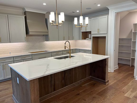 5th image of 1683 Neshoba Oak Ln W