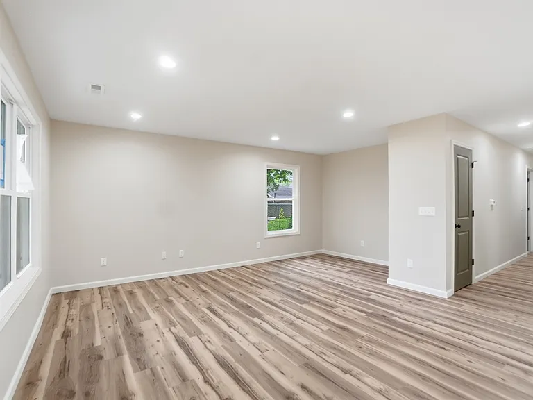 1626 Howell St #101 — Photo 4