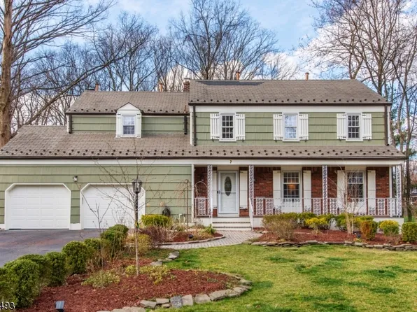 7 Birch Dr, Roseland Boro, NJ 07068