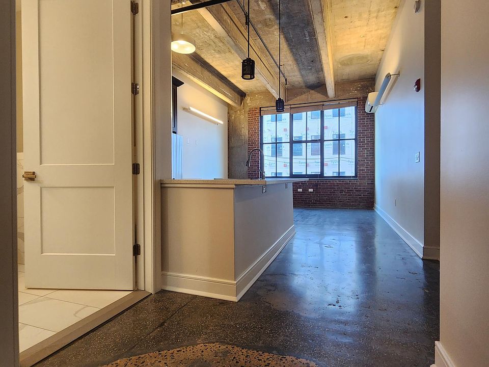 1st image of 225 McWhorter St #202