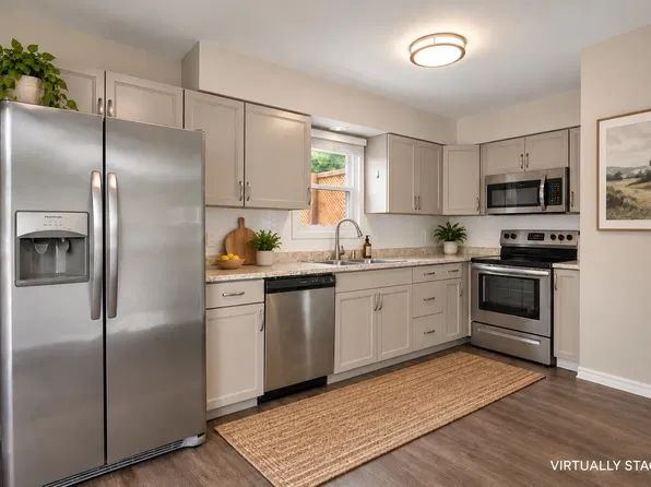 307 Valorie Ln, Monona, WI 53716